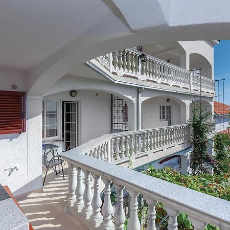 1 Bedroom Cozy Apartment In Crikvenica Eksteriør bilde