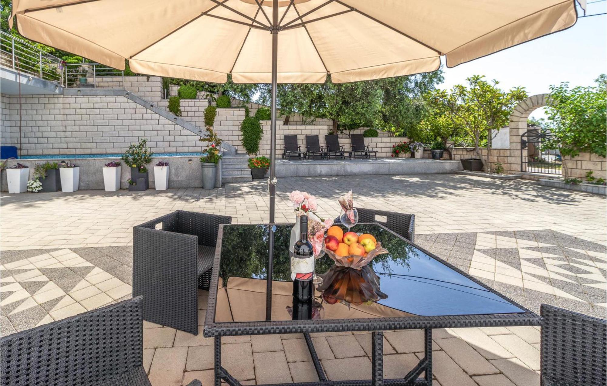 1 Bedroom Cozy Apartment In Crikvenica Eksteriør bilde