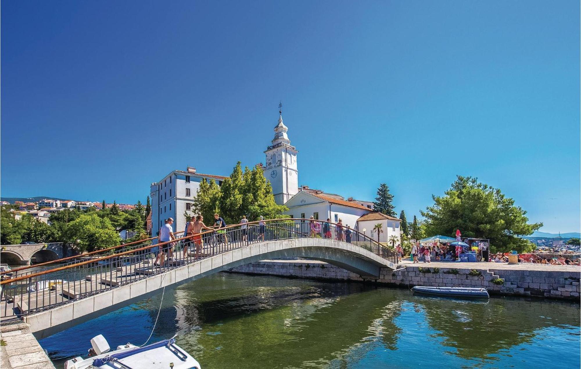 1 Bedroom Cozy Apartment In Crikvenica Eksteriør bilde