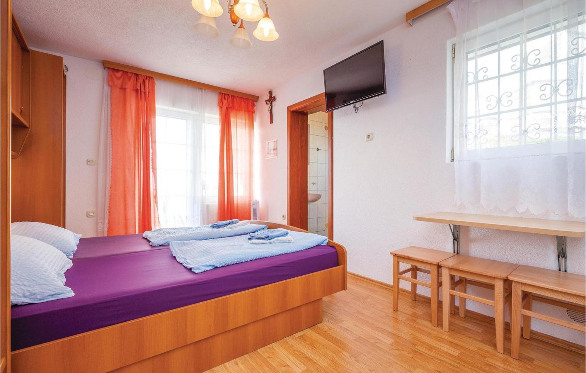1 Bedroom Cozy Apartment In Crikvenica Eksteriør bilde