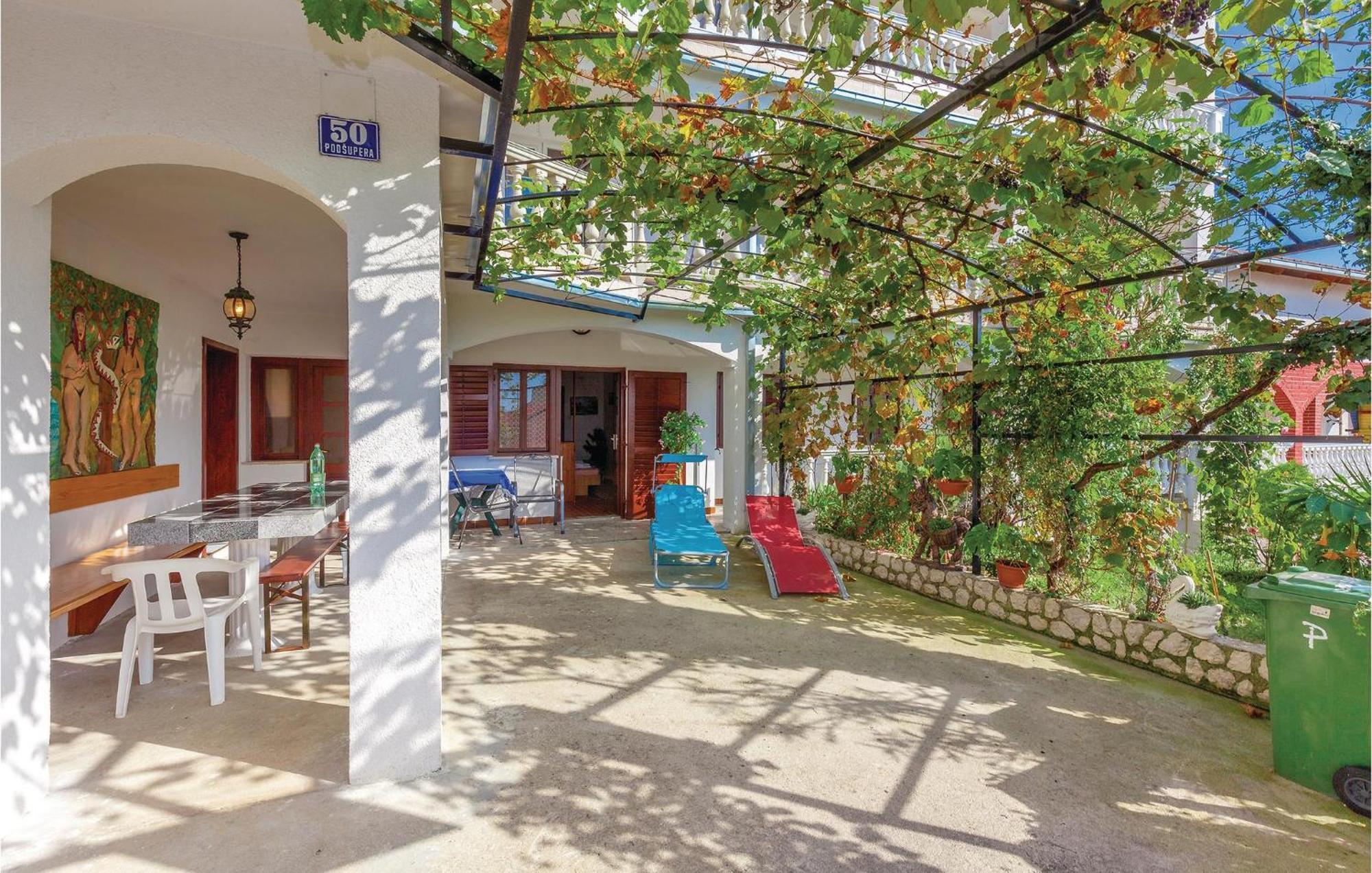 1 Bedroom Cozy Apartment In Crikvenica Eksteriør bilde