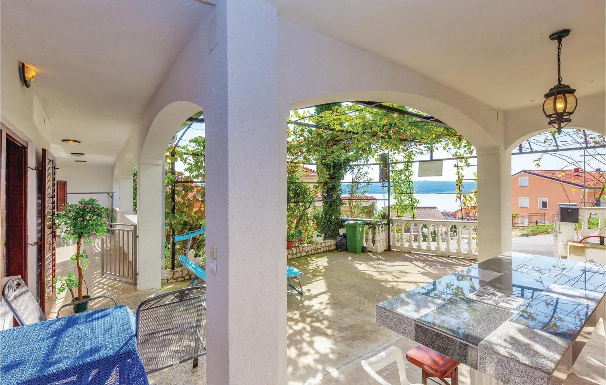 1 Bedroom Cozy Apartment In Crikvenica Eksteriør bilde