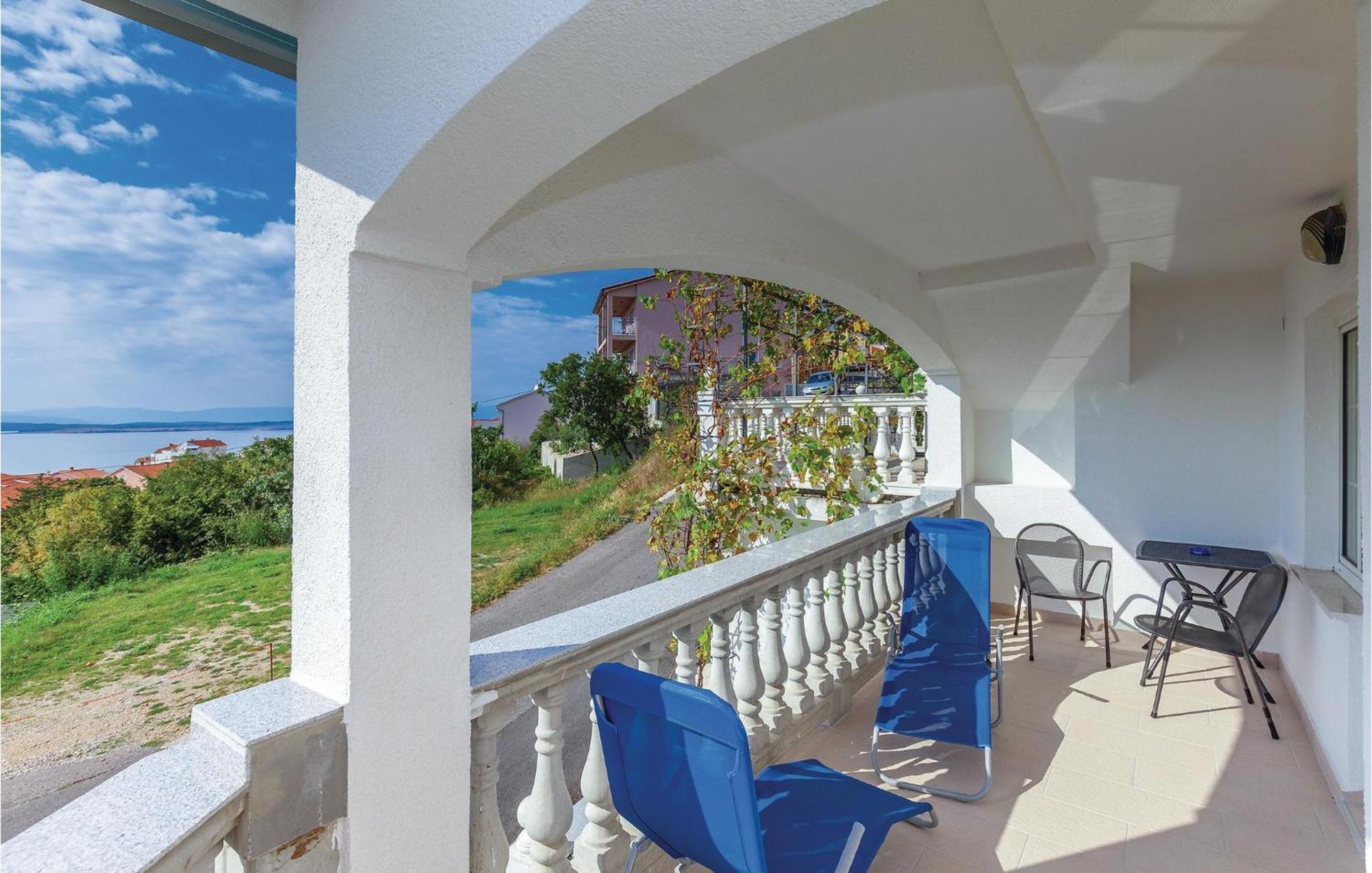 1 Bedroom Cozy Apartment In Crikvenica Eksteriør bilde