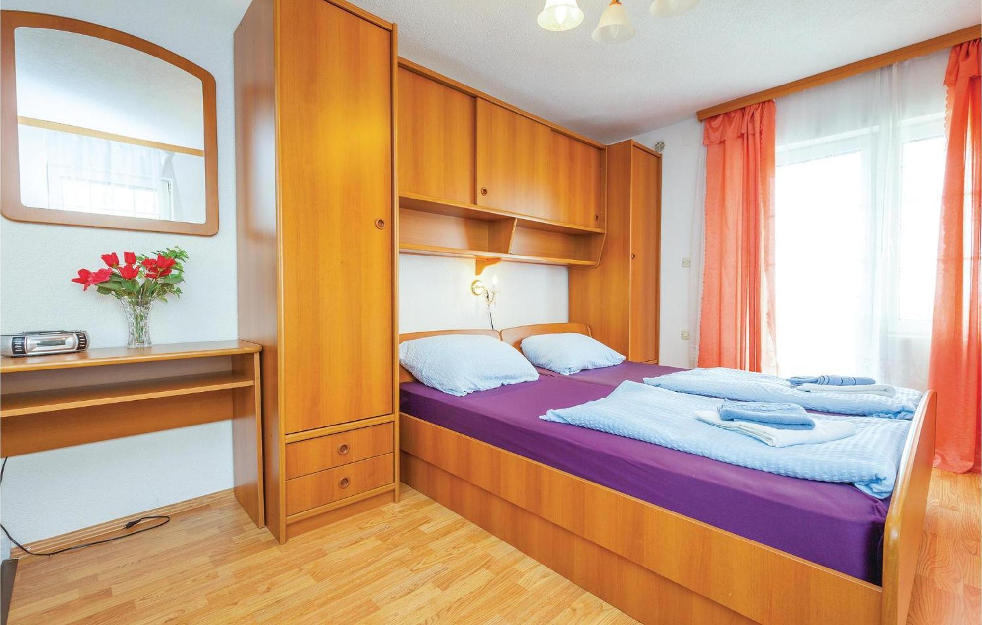1 Bedroom Cozy Apartment In Crikvenica Eksteriør bilde