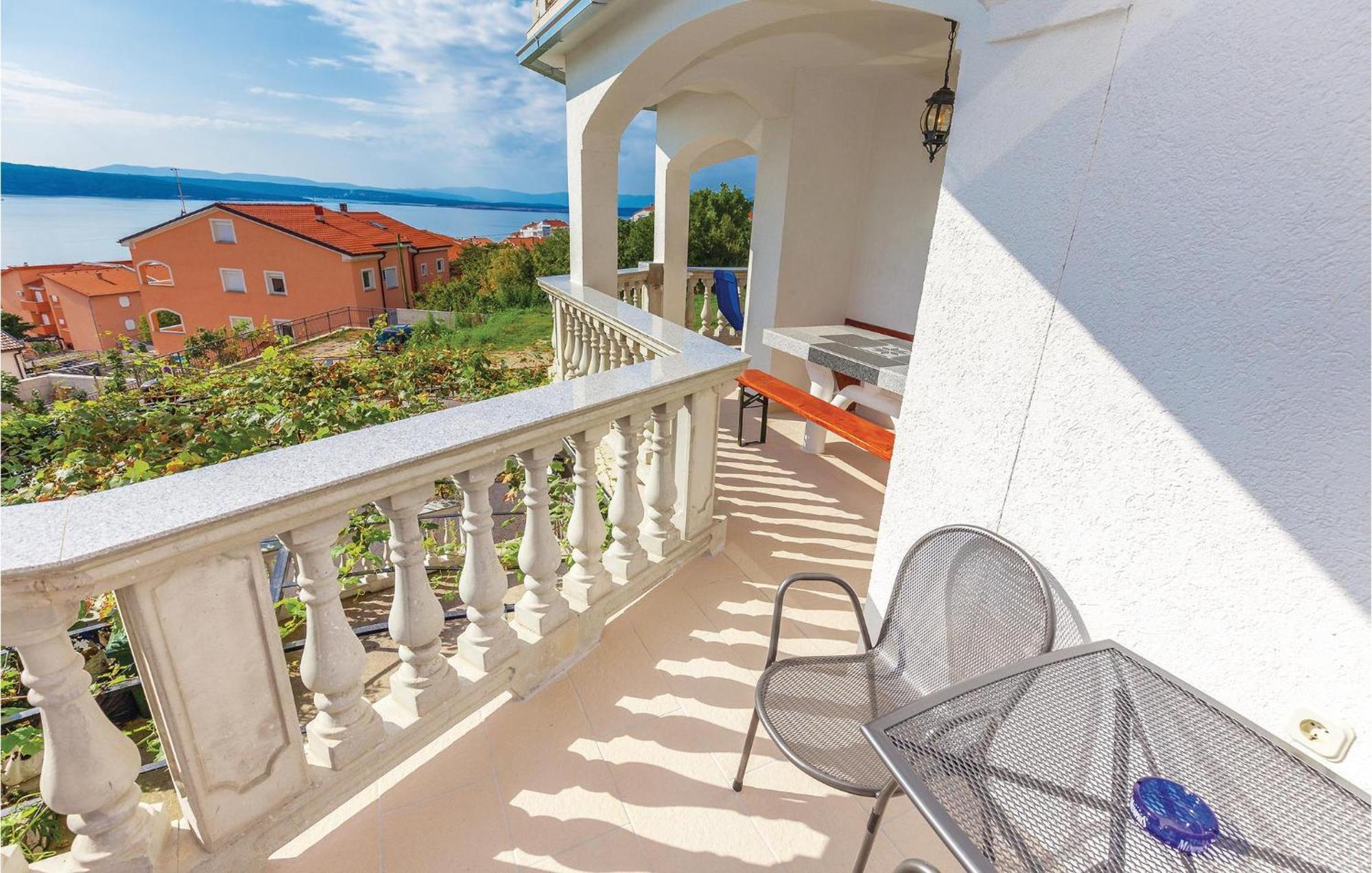 1 Bedroom Cozy Apartment In Crikvenica Eksteriør bilde