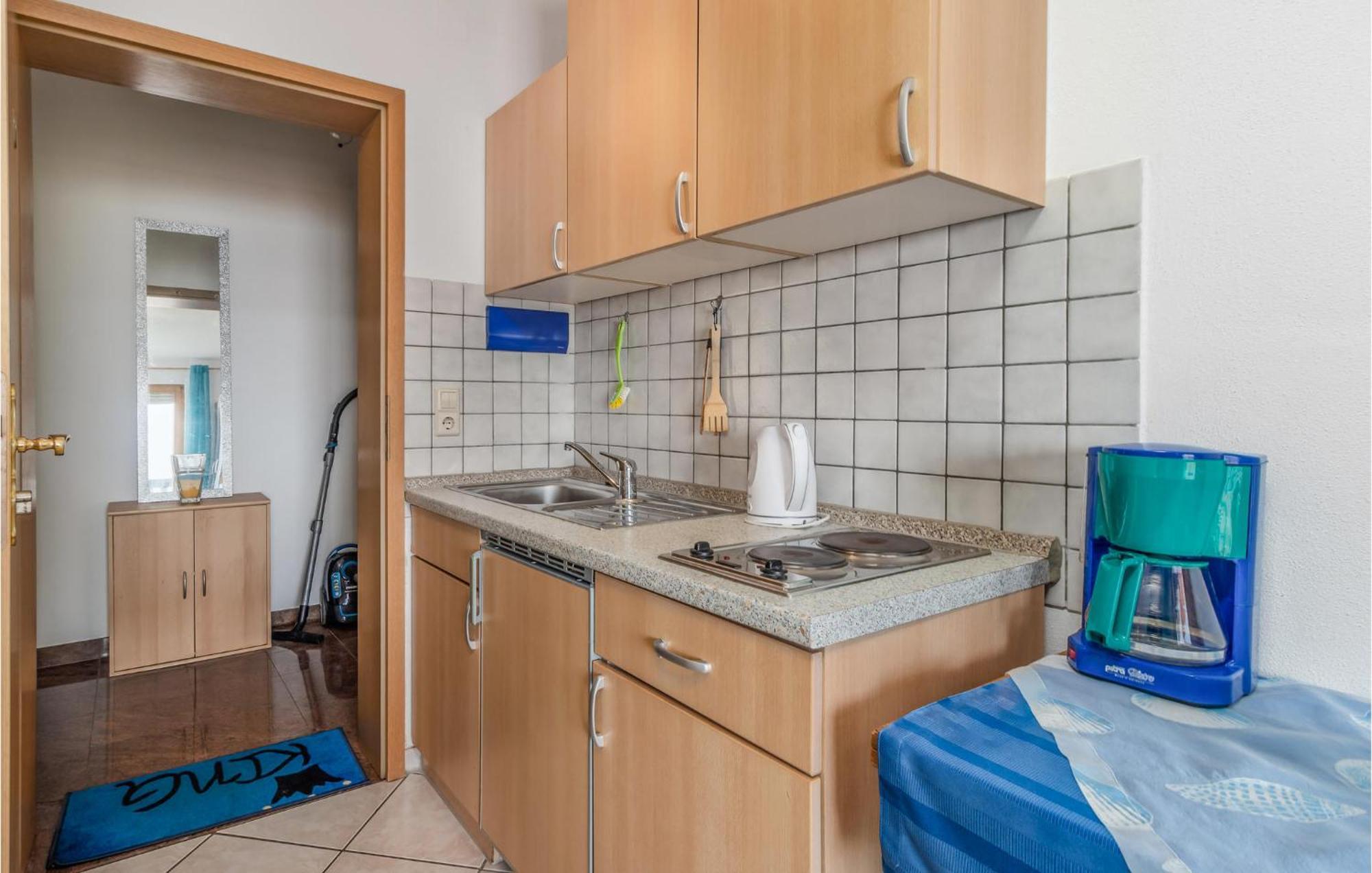 1 Bedroom Cozy Apartment In Crikvenica Eksteriør bilde