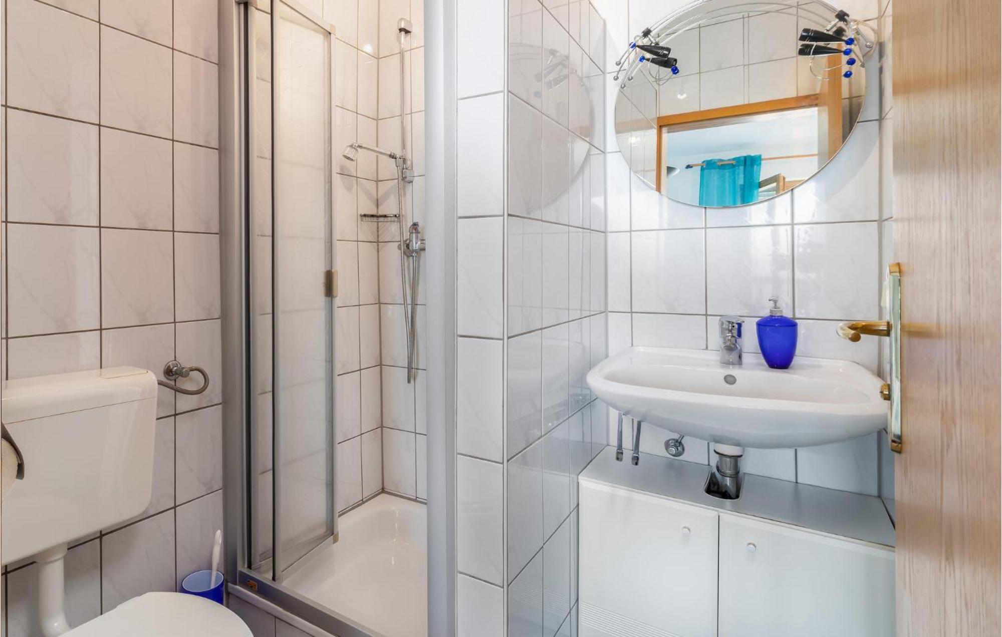 1 Bedroom Cozy Apartment In Crikvenica Eksteriør bilde