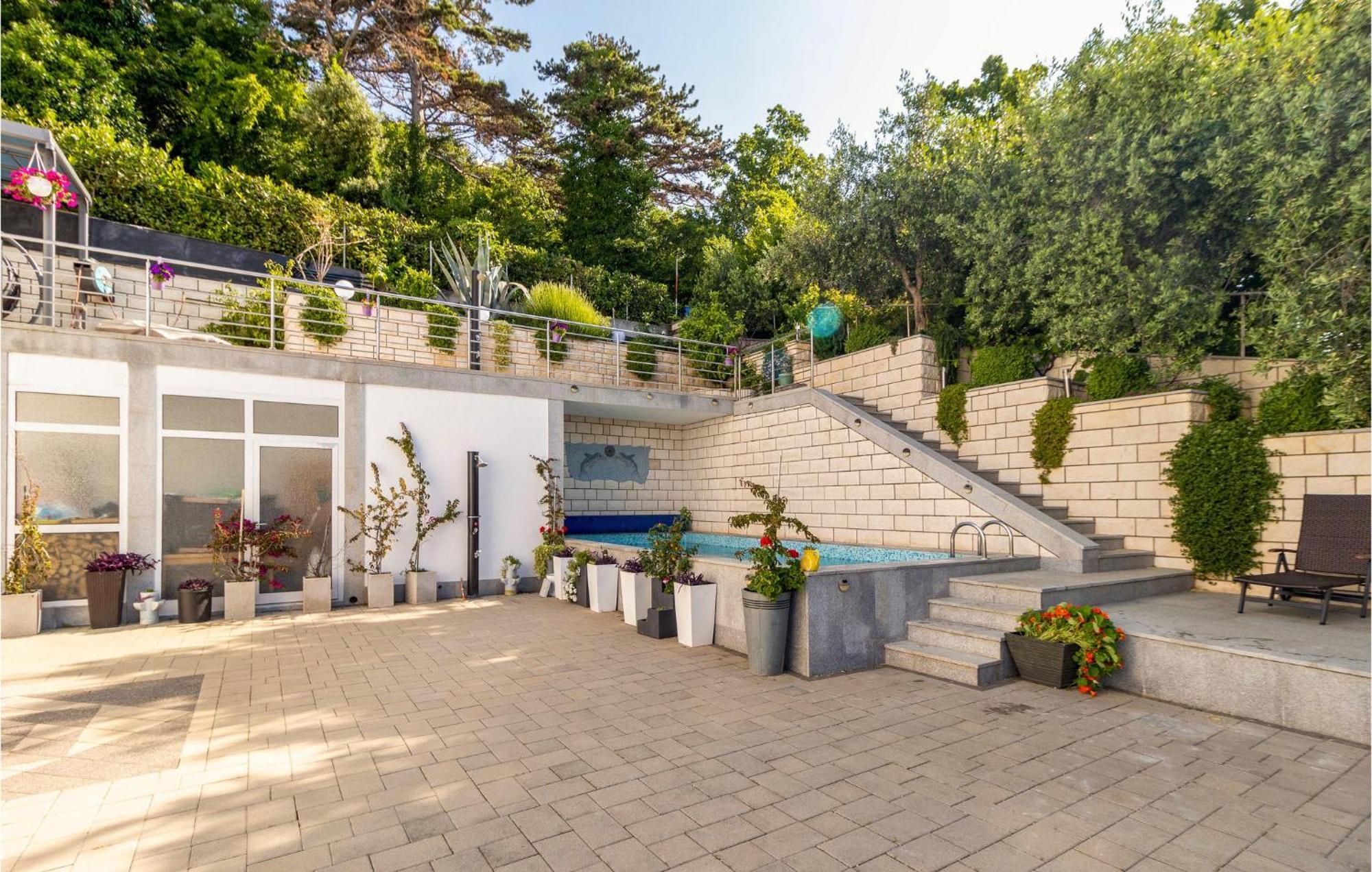 1 Bedroom Cozy Apartment In Crikvenica Eksteriør bilde