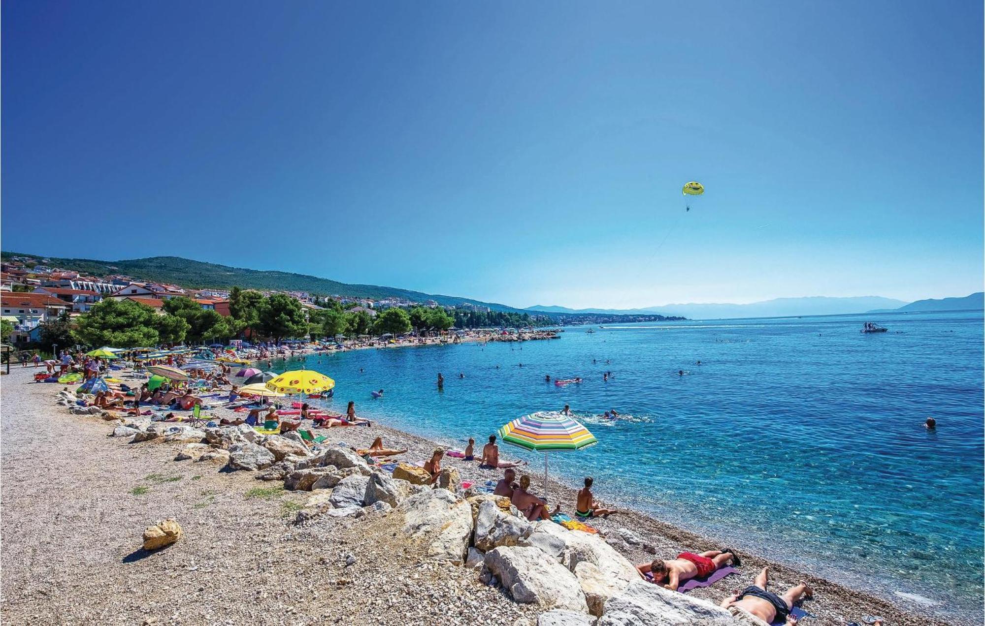 1 Bedroom Cozy Apartment In Crikvenica Eksteriør bilde