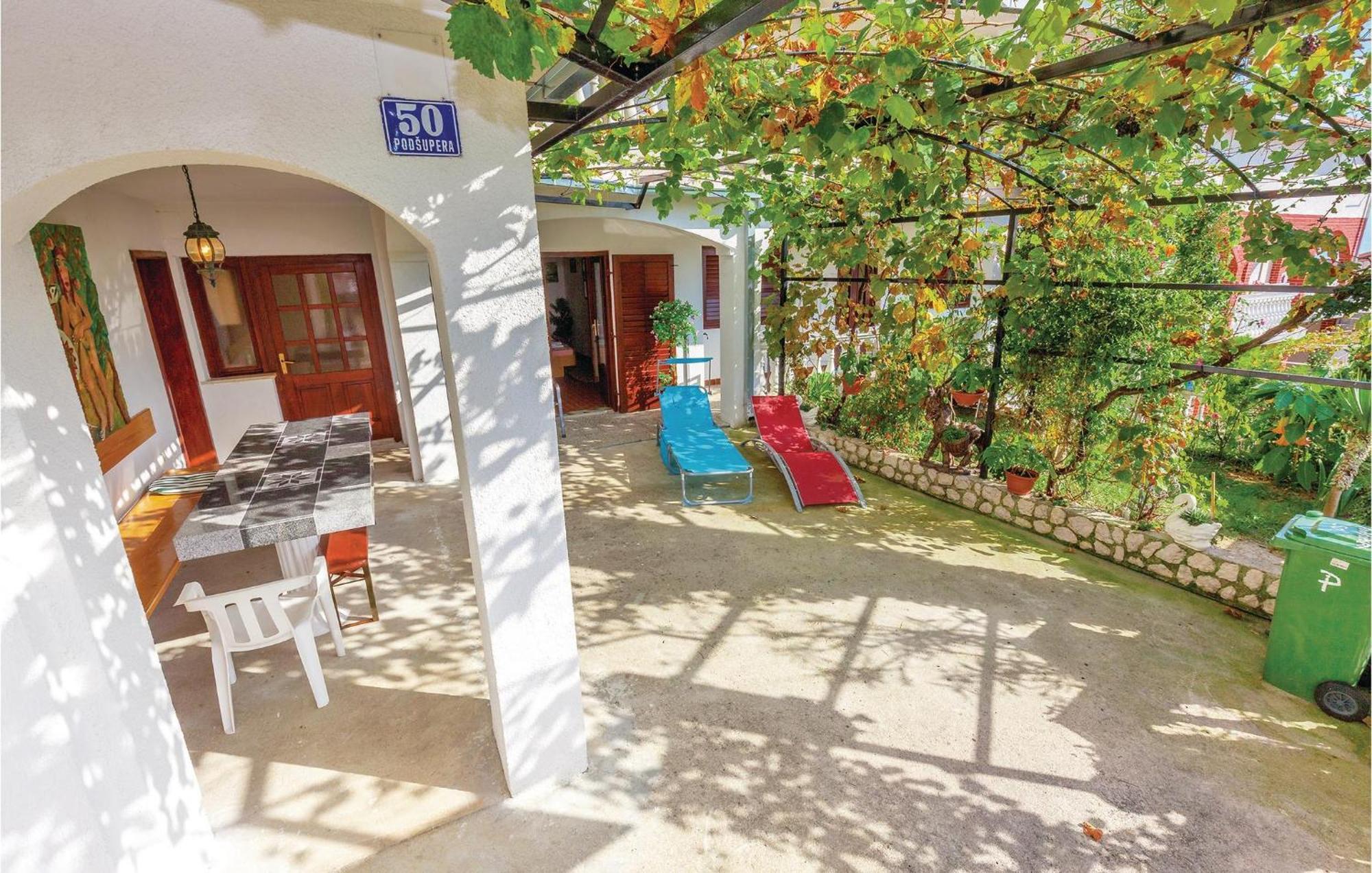 1 Bedroom Cozy Apartment In Crikvenica Eksteriør bilde